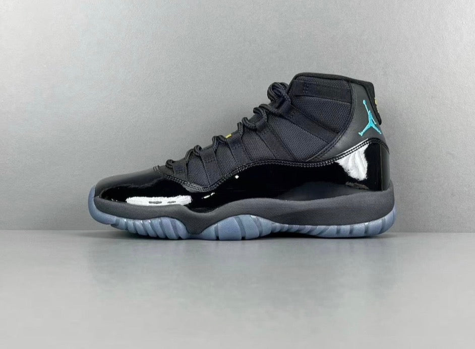 JORDAN RETRO 11 (WOMEN)