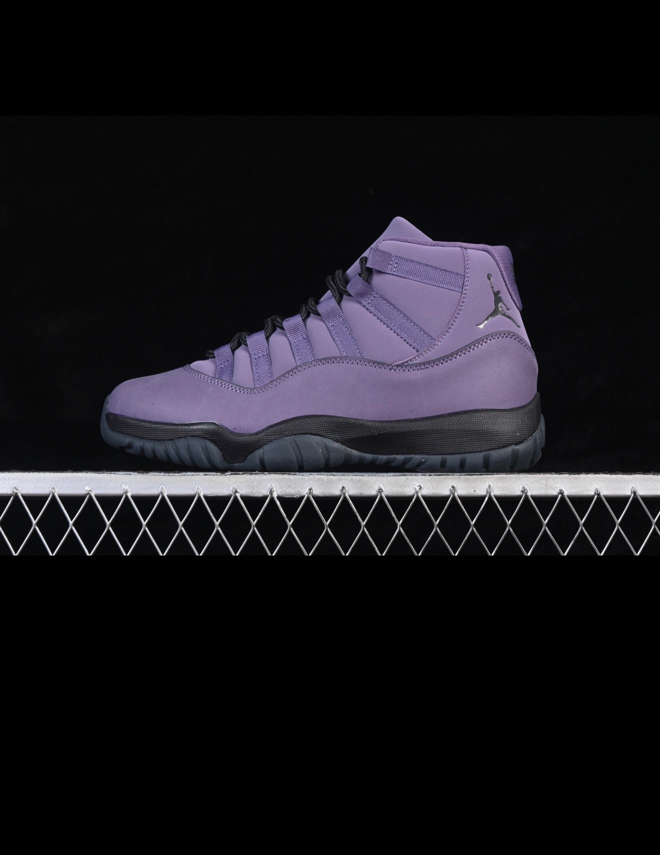 JORDAN RETRO 11 (WOMEN)