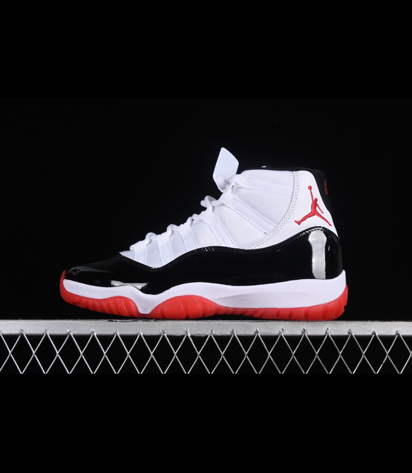 JORDAN RETRO 11 (WOMEN)