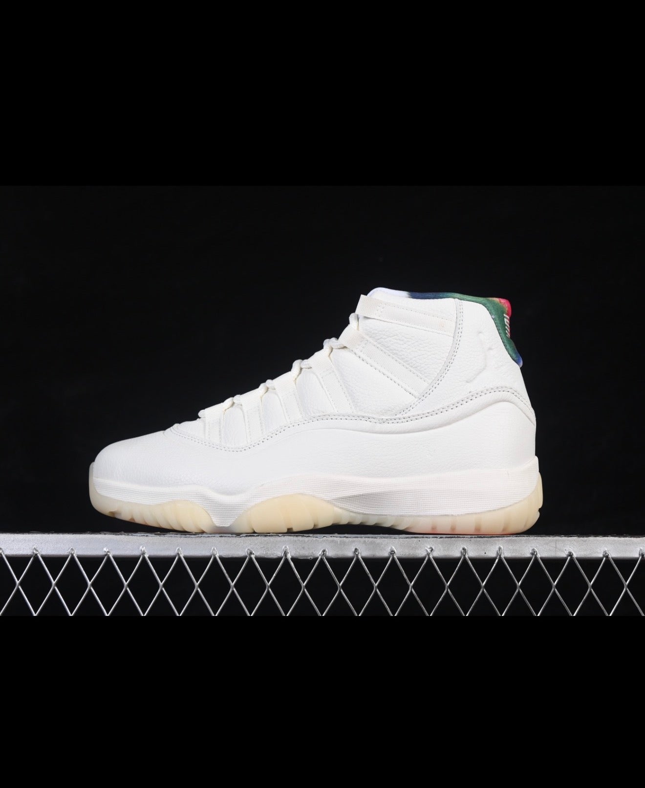 JORDAN RETRO 11 (WOMEN)