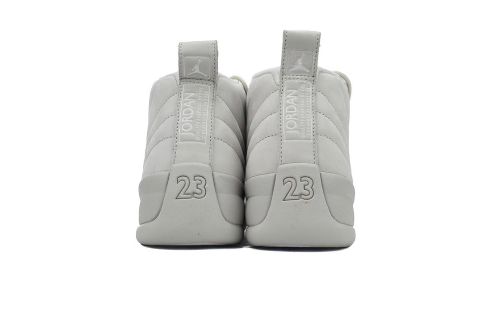 AIR JORDAN RETRO 12 (WOMEN) U.S SIZE